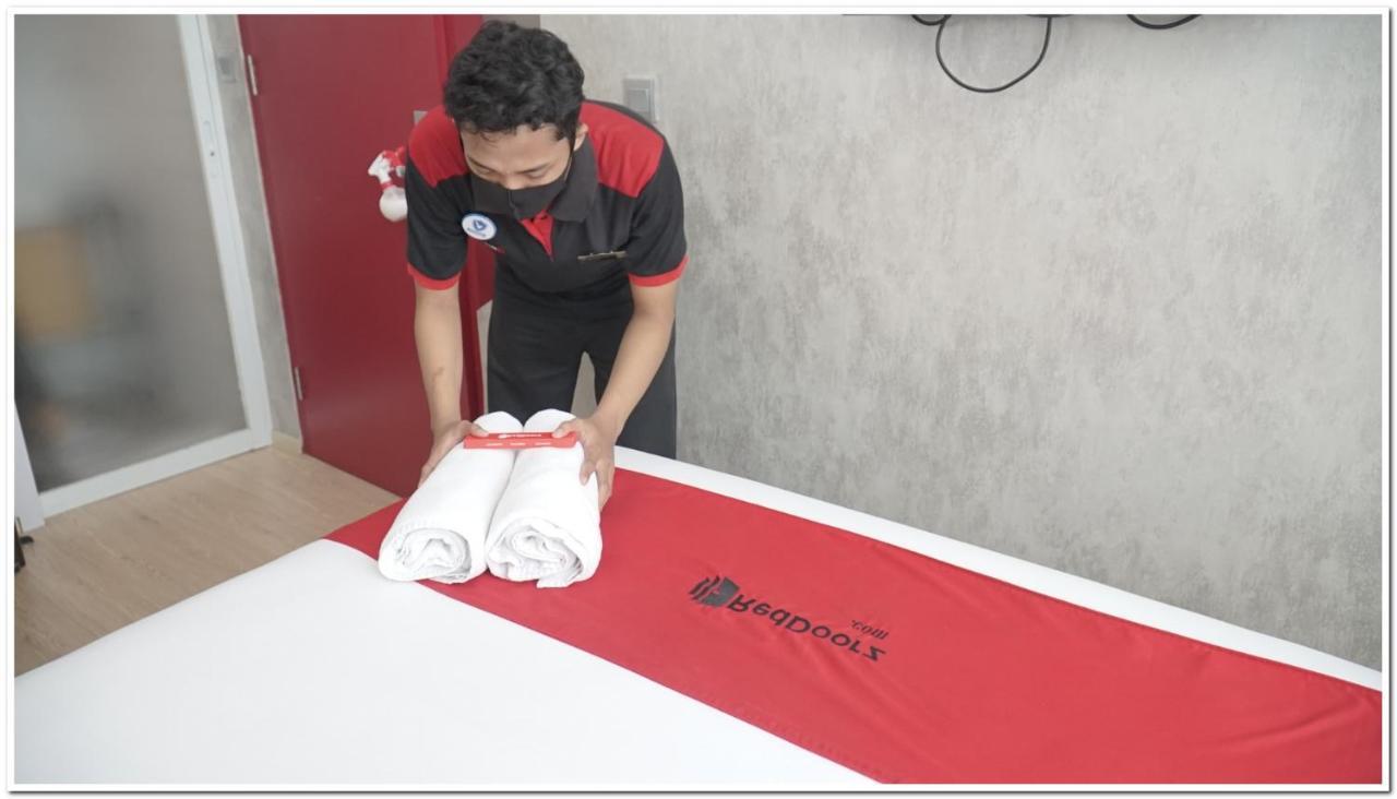 Reddoorz Plus Near Stie Ykpn 2 Maguwo Екстер'єр фото
