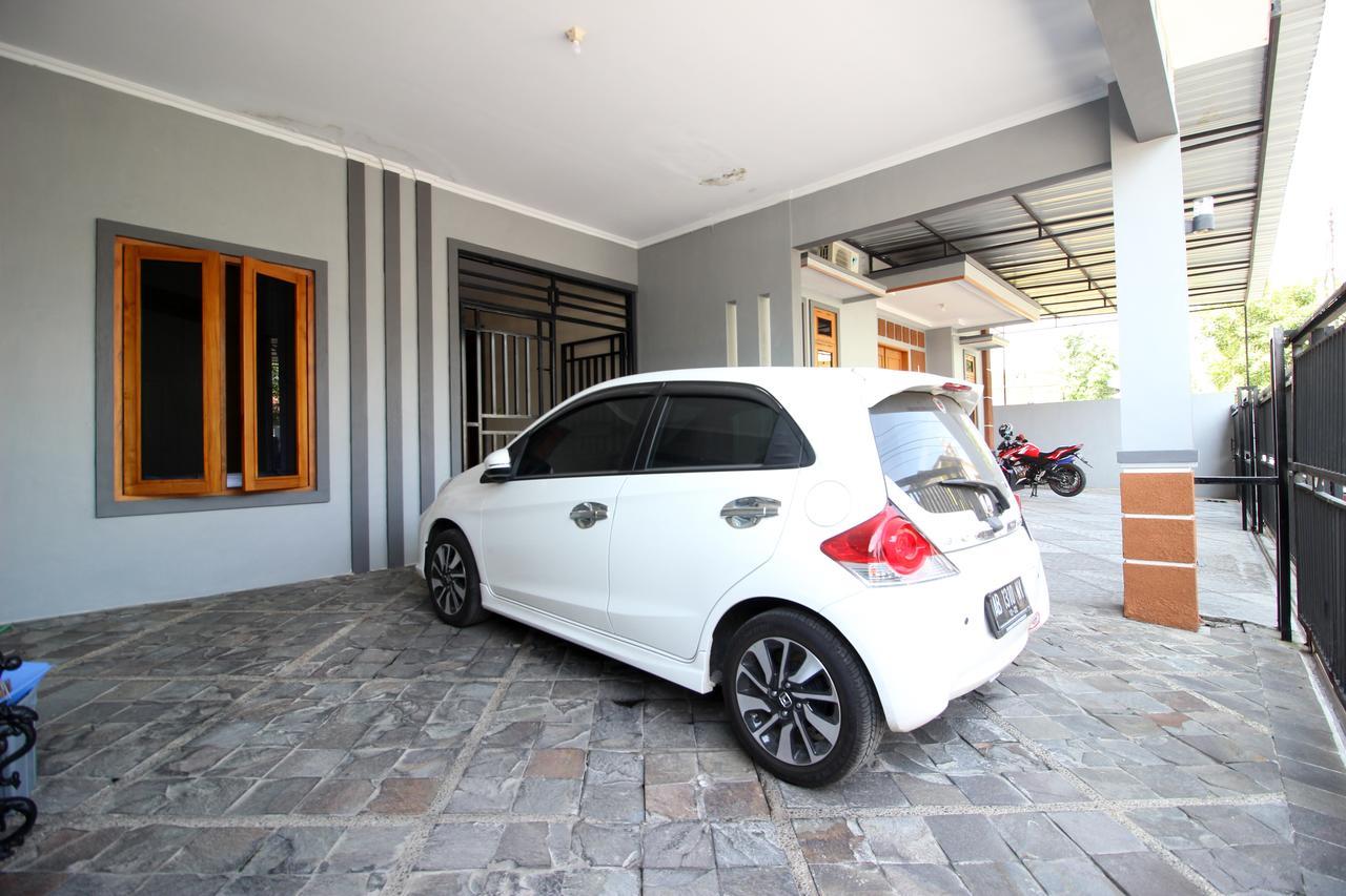 Reddoorz Plus Near Stie Ykpn 2 Maguwo Екстер'єр фото
