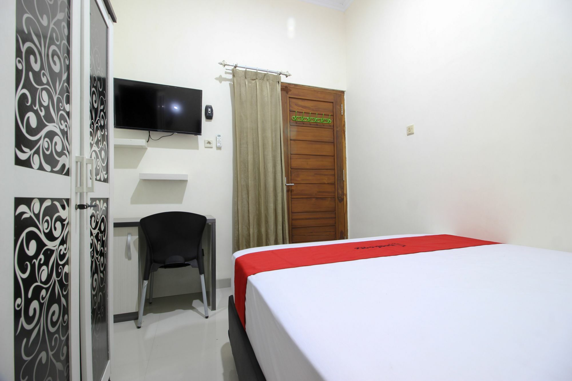 Reddoorz Plus Near Stie Ykpn 2 Maguwo Екстер'єр фото