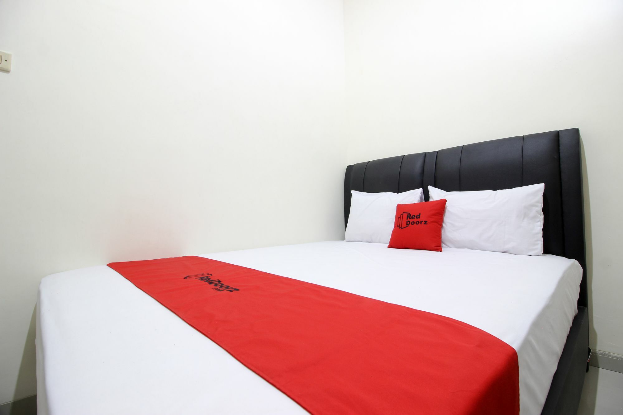 Reddoorz Plus Near Stie Ykpn 2 Maguwo Екстер'єр фото