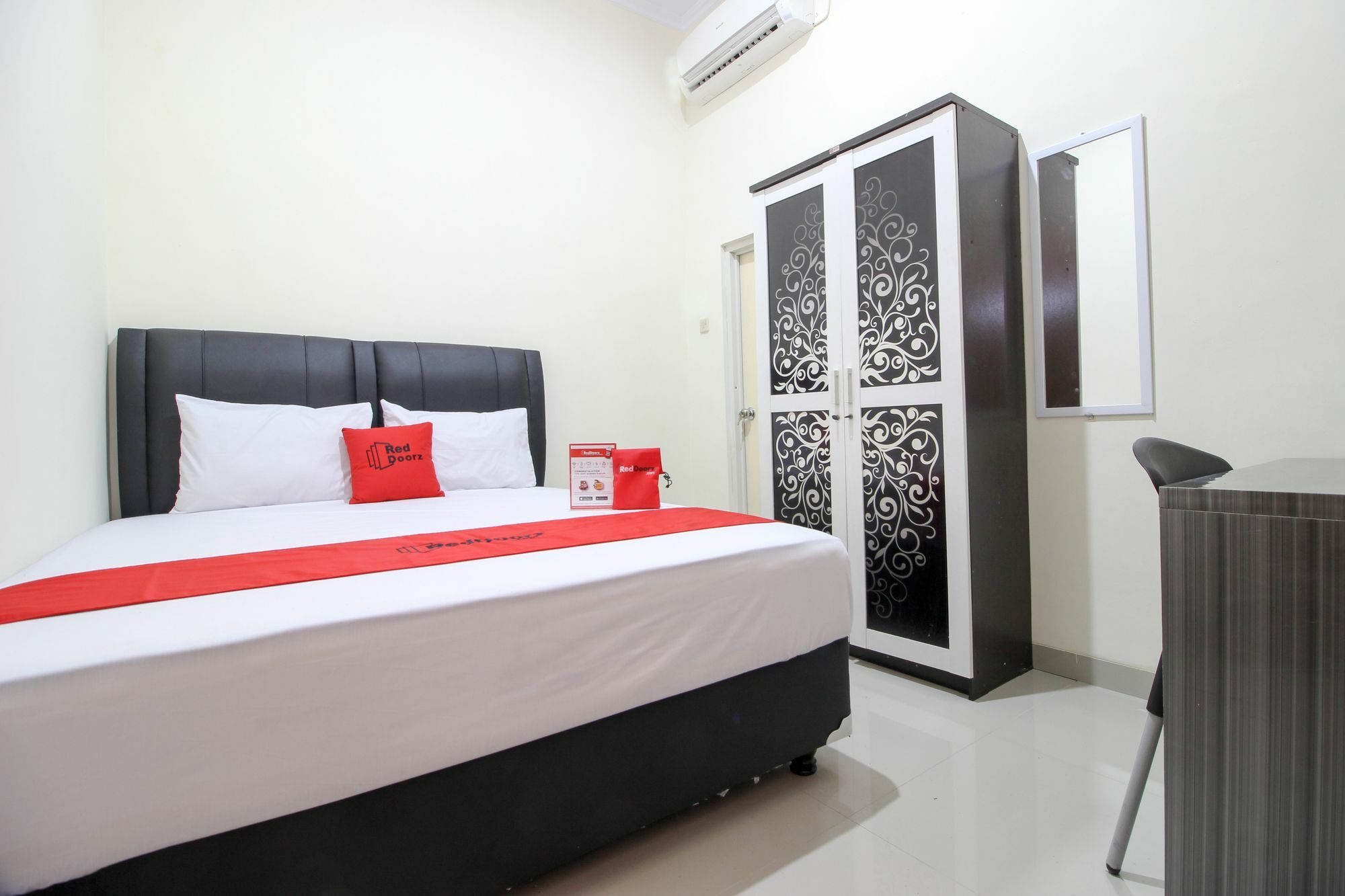 Reddoorz Plus Near Stie Ykpn 2 Maguwo Екстер'єр фото